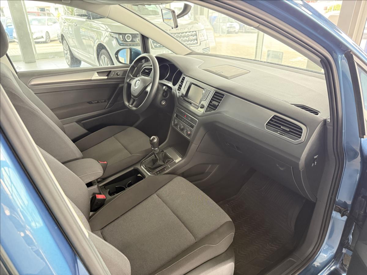 volkswagen-golf-sportsvan-1-2-tsi-63kw-serviska-2-maj - 7