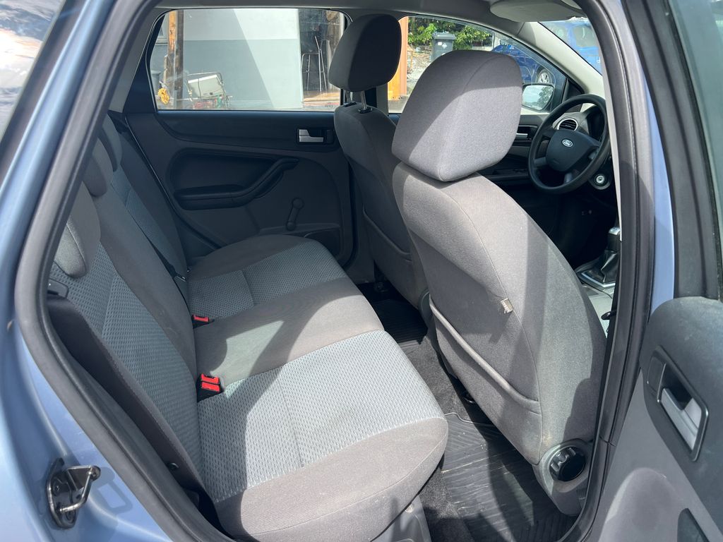 ford-focus-1-6-i - 9