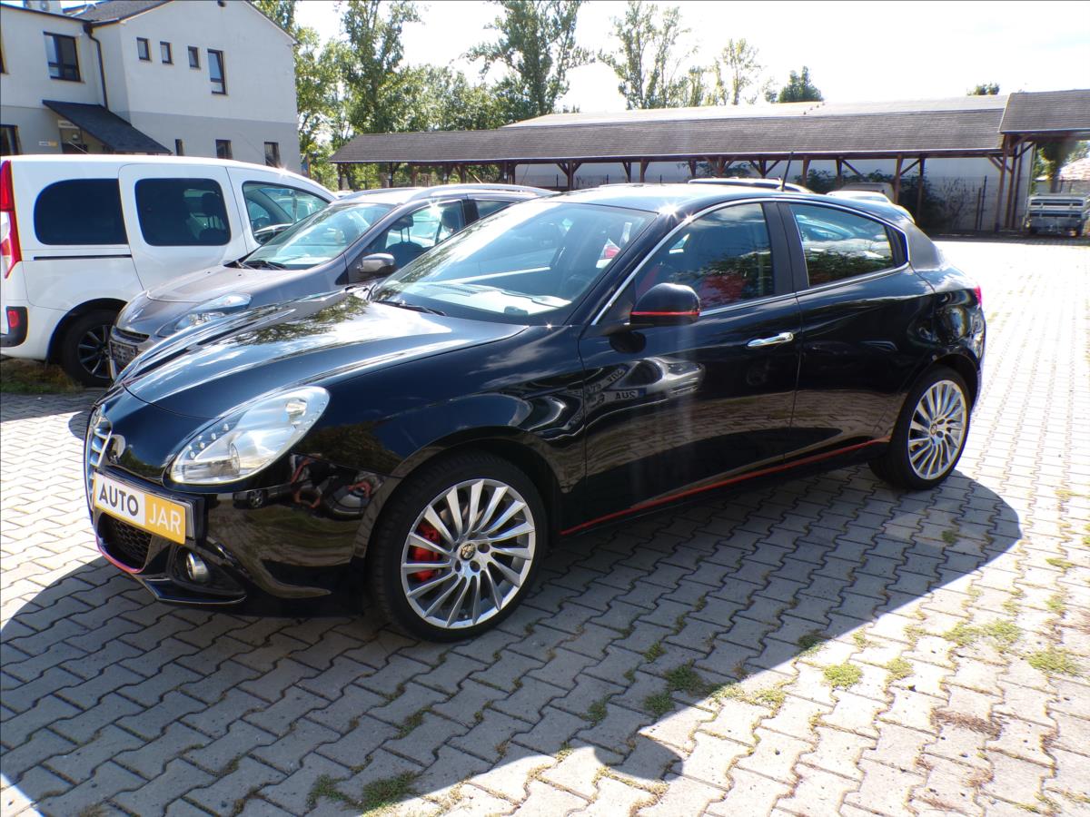 alfa-romeo-giulietta-1-4-turbo-145-kw-automat - 2