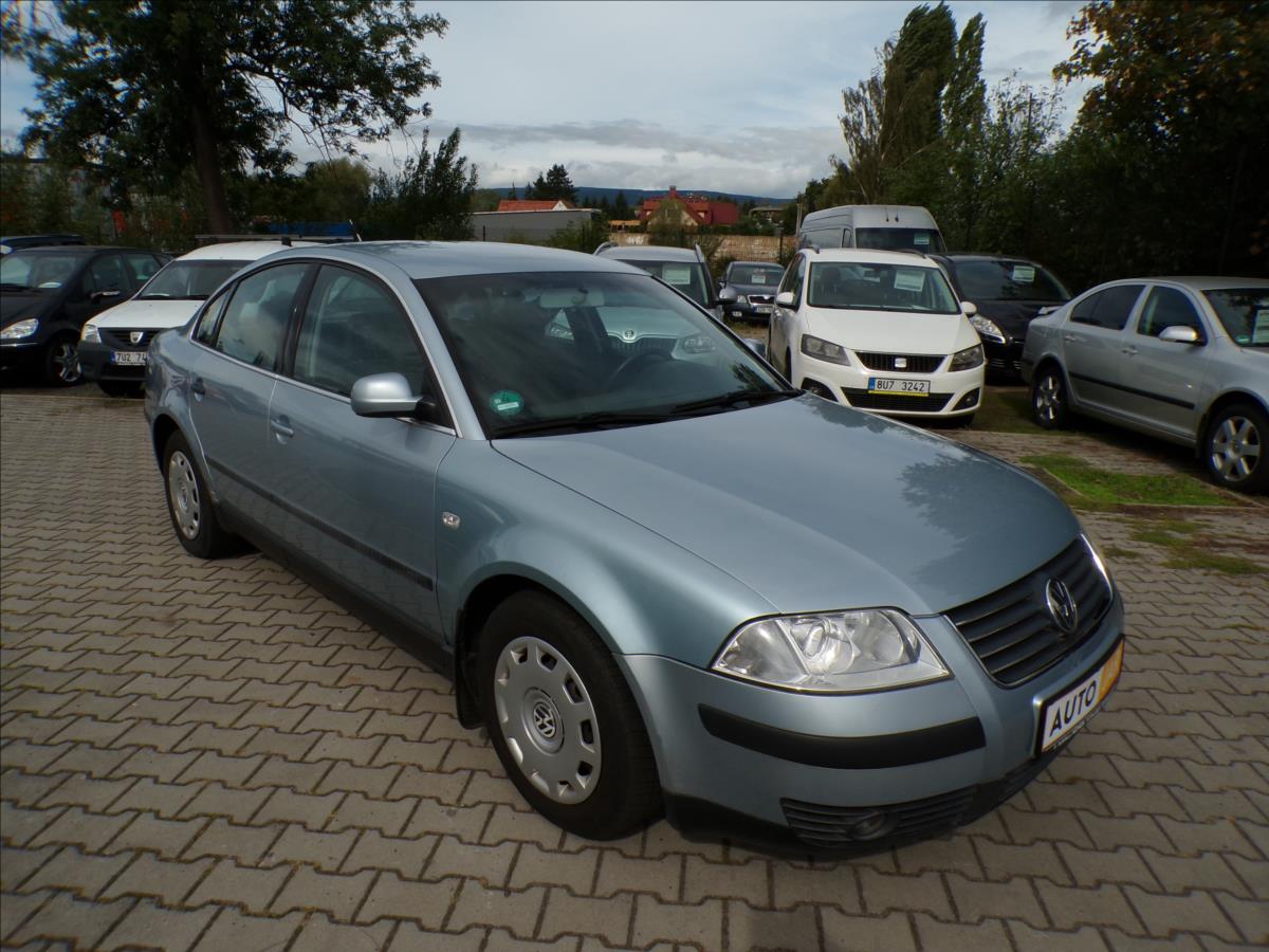 Volkswagen Passat 2,0 i  TAŽNÉ ZAŘÍZENÍ