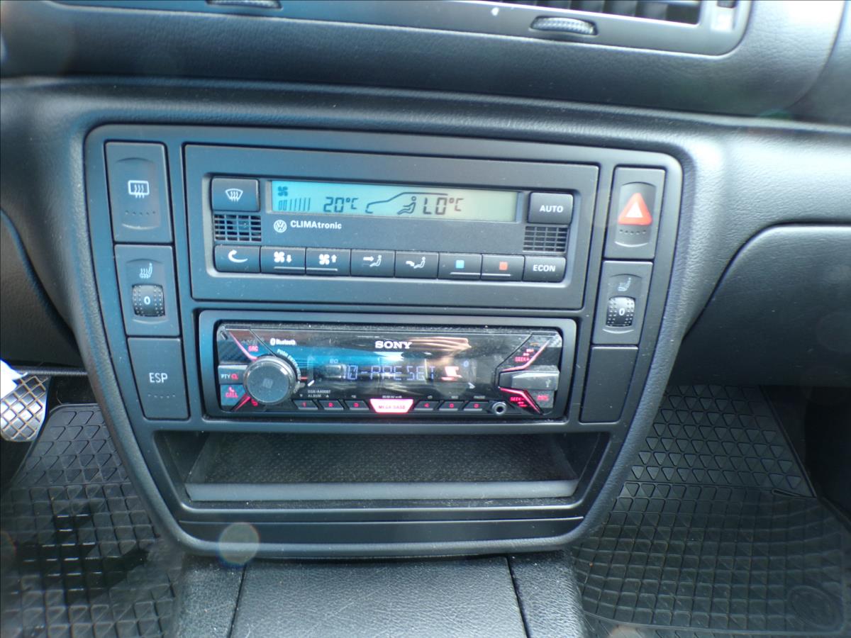 volkswagen-passat-2-0-i-tazne-zarizeni - 8