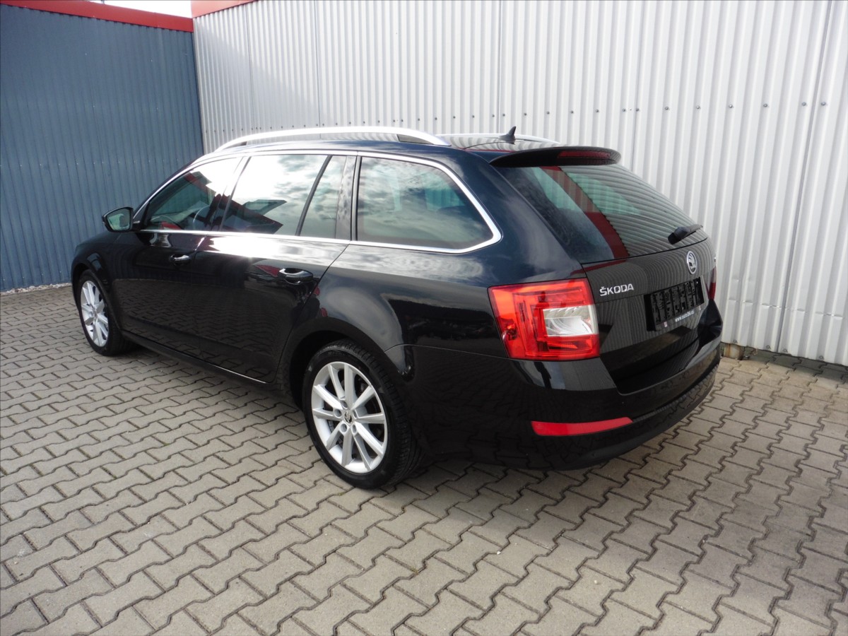 skoda-octavia-2-0-tdi-iii-combi-style - 2