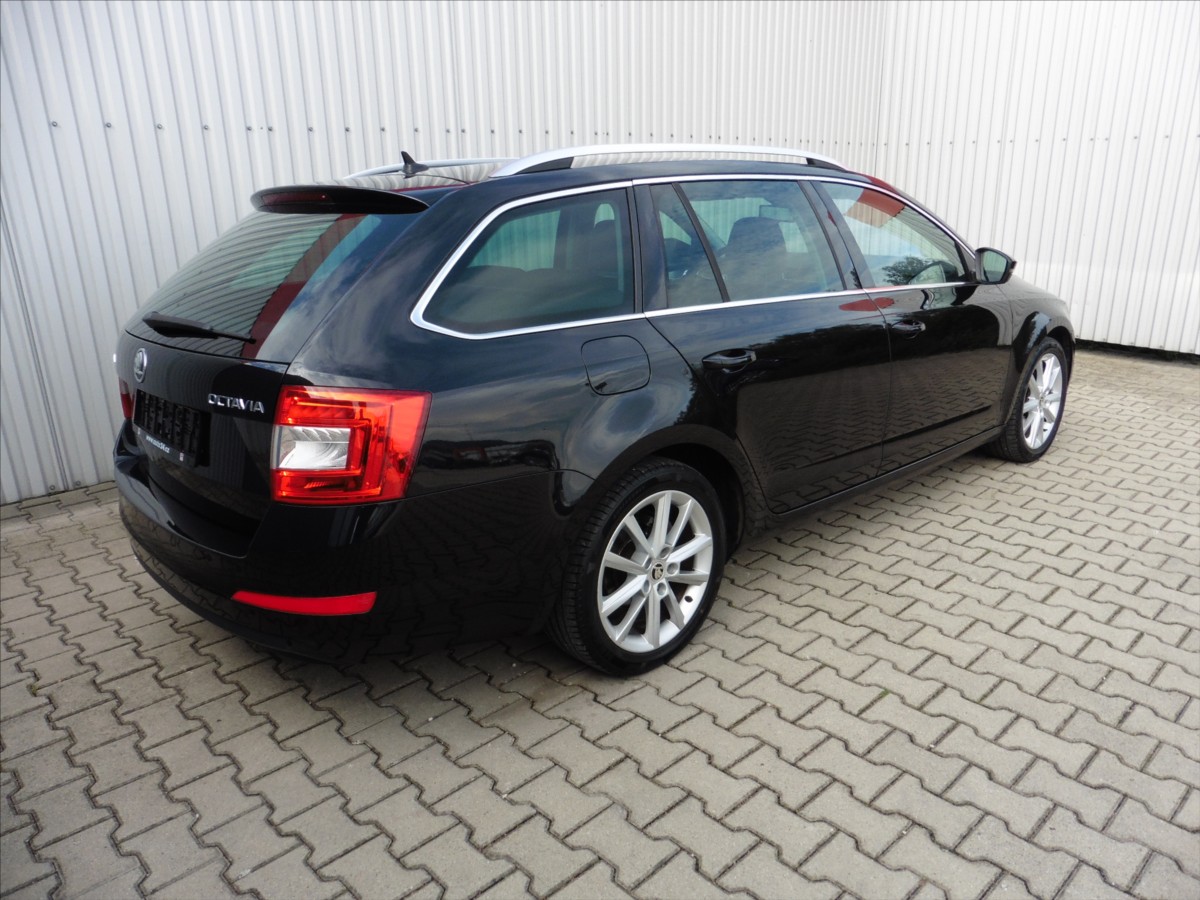 skoda-octavia-2-0-tdi-iii-combi-style - 3