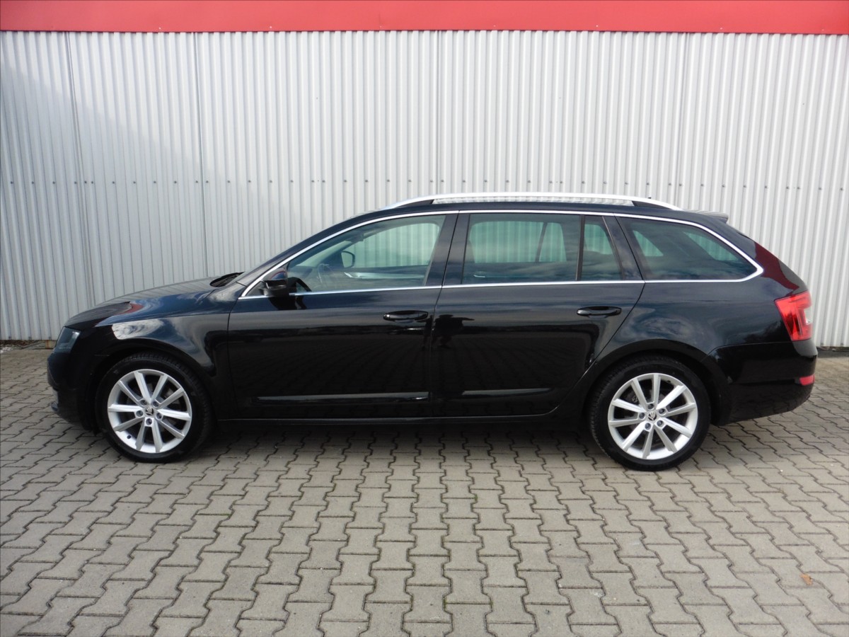 skoda-octavia-2-0-tdi-iii-combi-style - 4