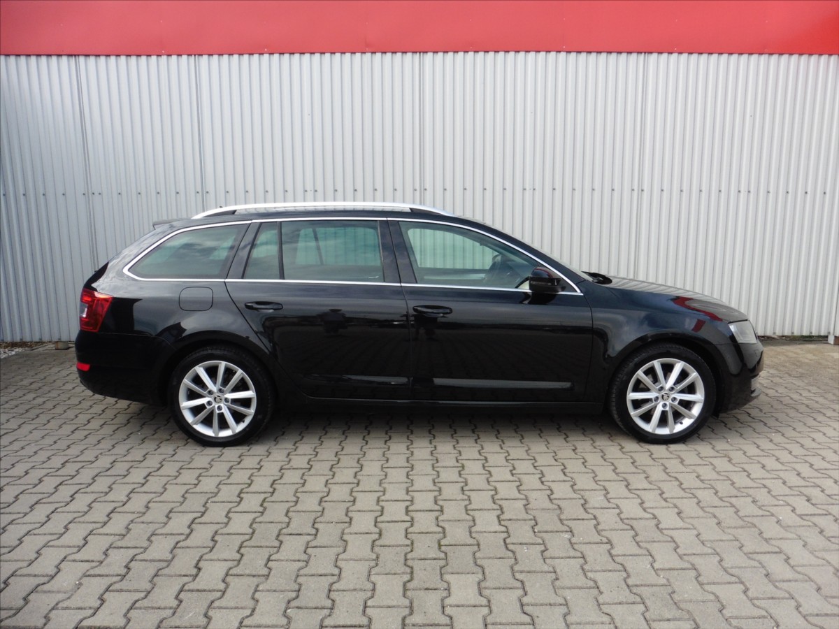 skoda-octavia-2-0-tdi-iii-combi-style - 5