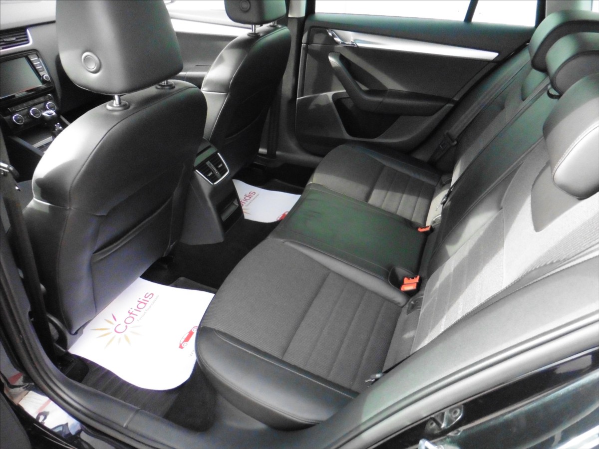 skoda-octavia-2-0-tdi-iii-combi-style - 7