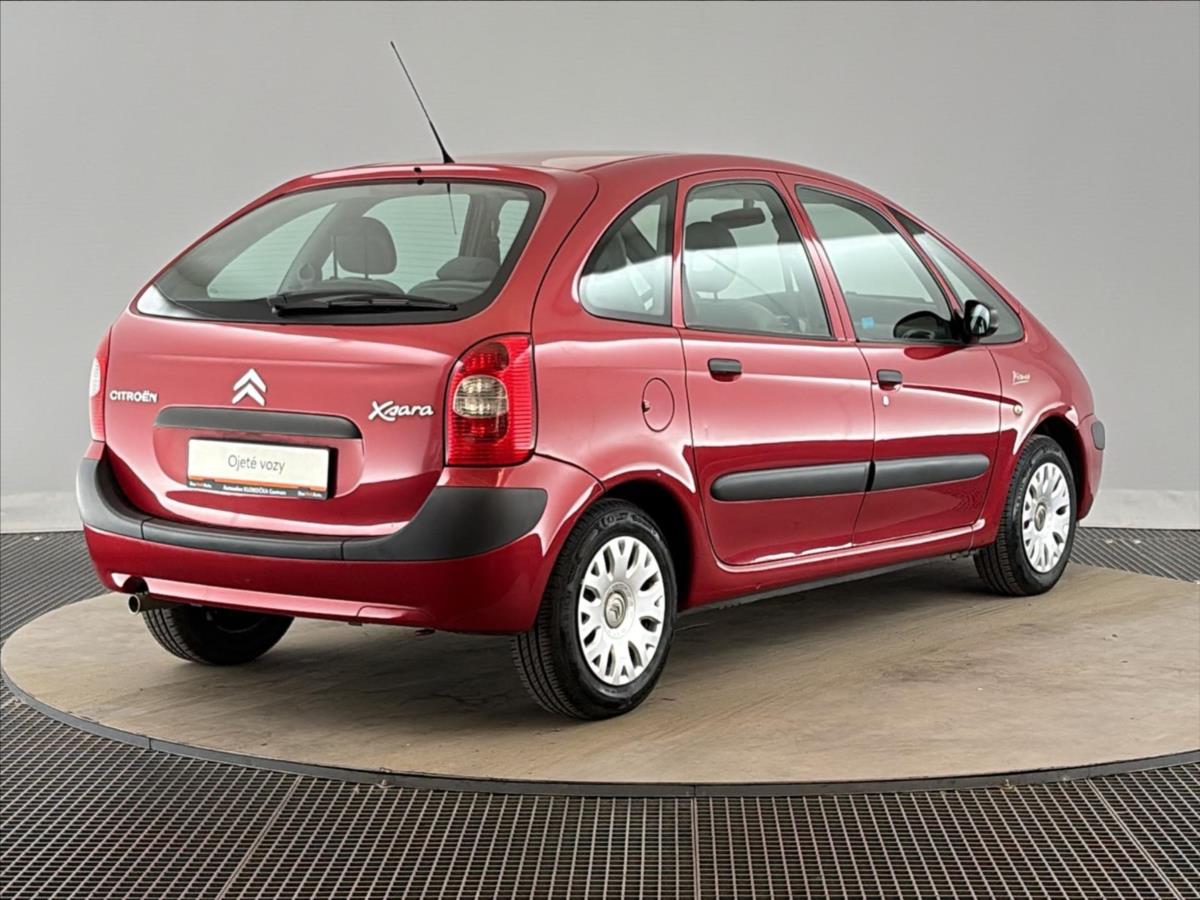 citroen-xsara-picasso-1-6-i-16v-exclusive - 1