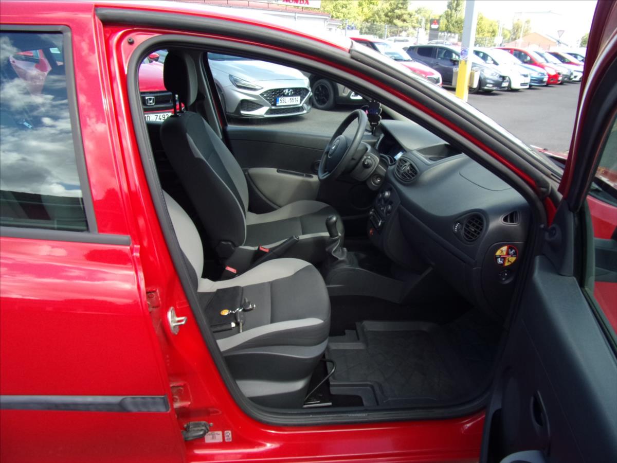renault-clio-1-2 - 8
