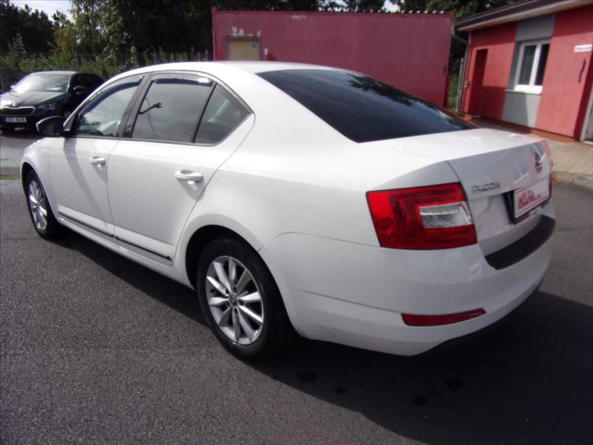 skoda-octavia-1-6-tdi-ambiente-81kw-cr - 5