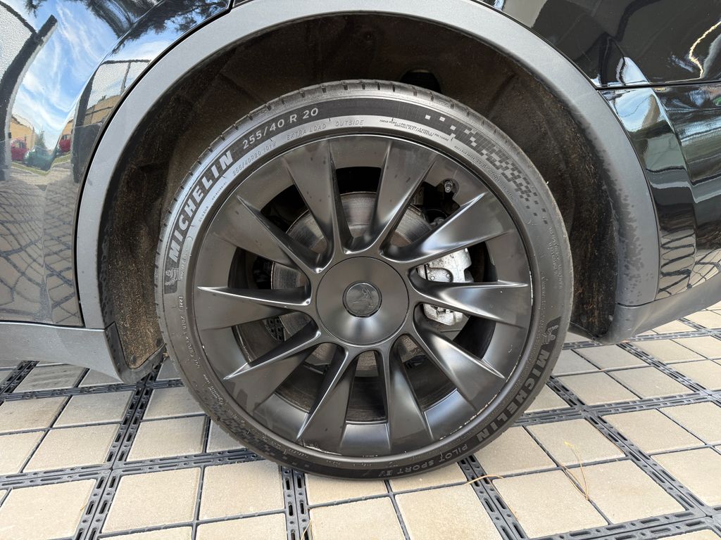 tesla-model-y-long-range-awd-tazne-zaruka - 6
