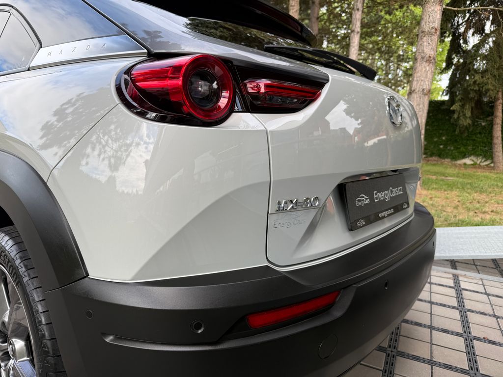 mazda-mx-30-e-skyactive-bose-360-kamera - 9