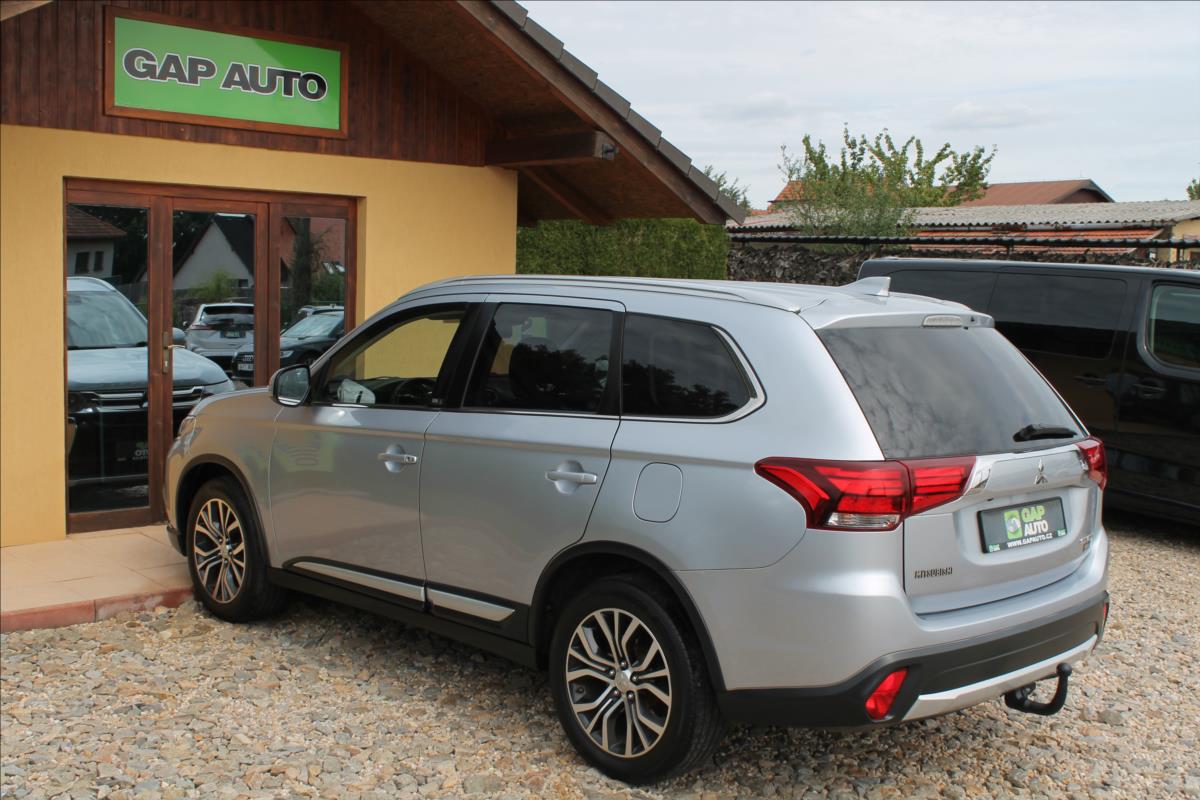 mitsubishi-outlander-2-2-di-d-110kw-4x4-7-mist-dph - 3