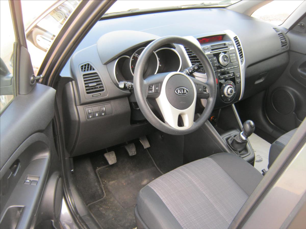 kia-venga-1-4 - 8