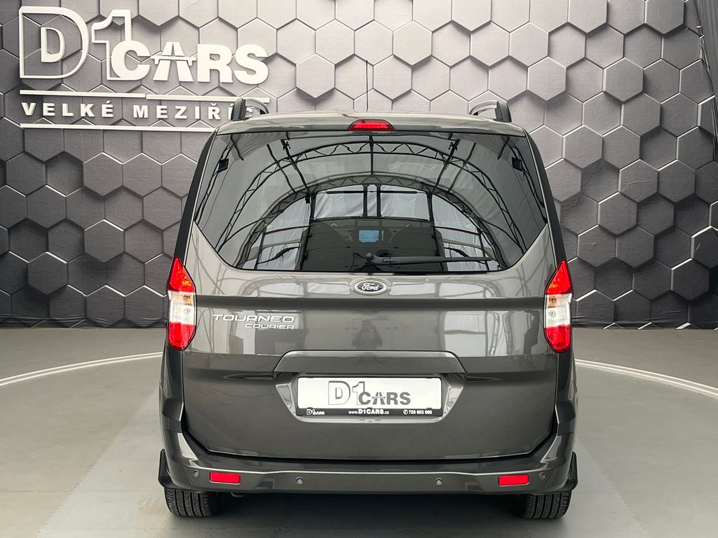 ford-tourneo-courier-titanium-1-5-tdci-prav-servis - 2