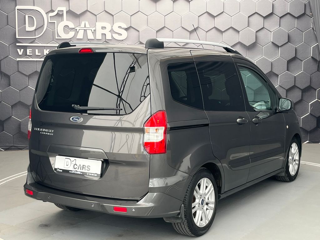 ford-tourneo-courier-titanium-1-5-tdci-prav-servis - 4