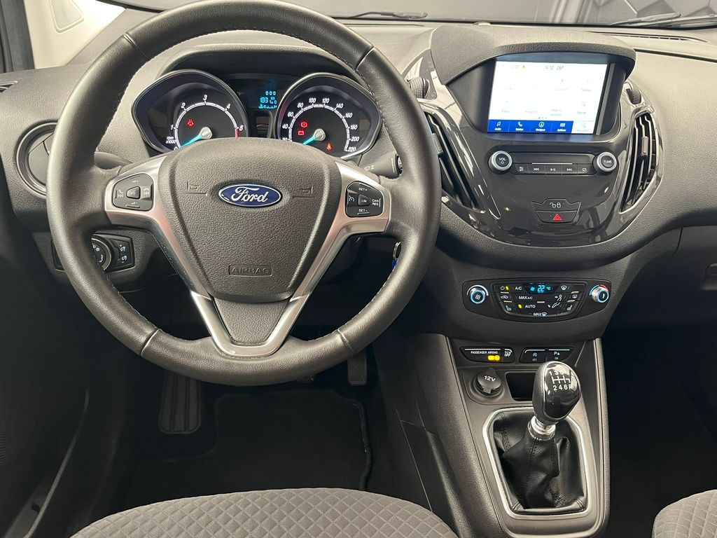 ford-tourneo-courier-titanium-1-5-tdci-prav-servis - 7