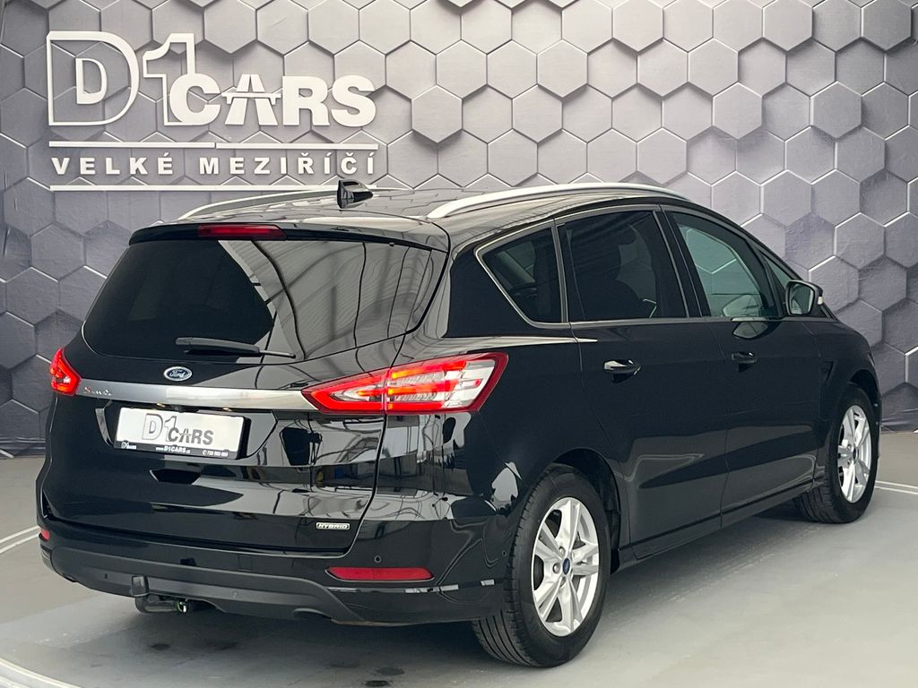 ford-s-max-2-5-hev-titanium-rezervace - 4