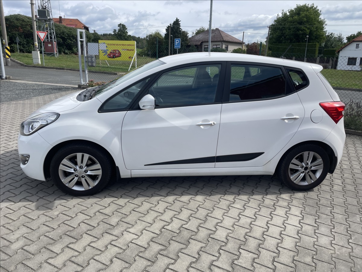 hyundai-ix20-1-6-crdi-cr-2-majitelka-kamera - 4