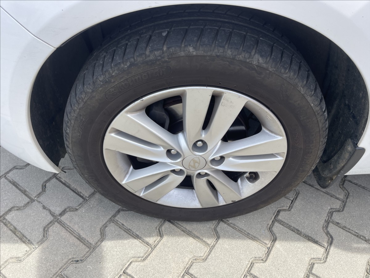 hyundai-ix20-1-6-crdi-cr-2-majitelka-kamera - 5