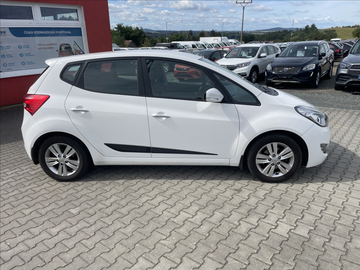 hyundai-ix20-1-6-crdi-cr-2-majitelka-kamera - 8