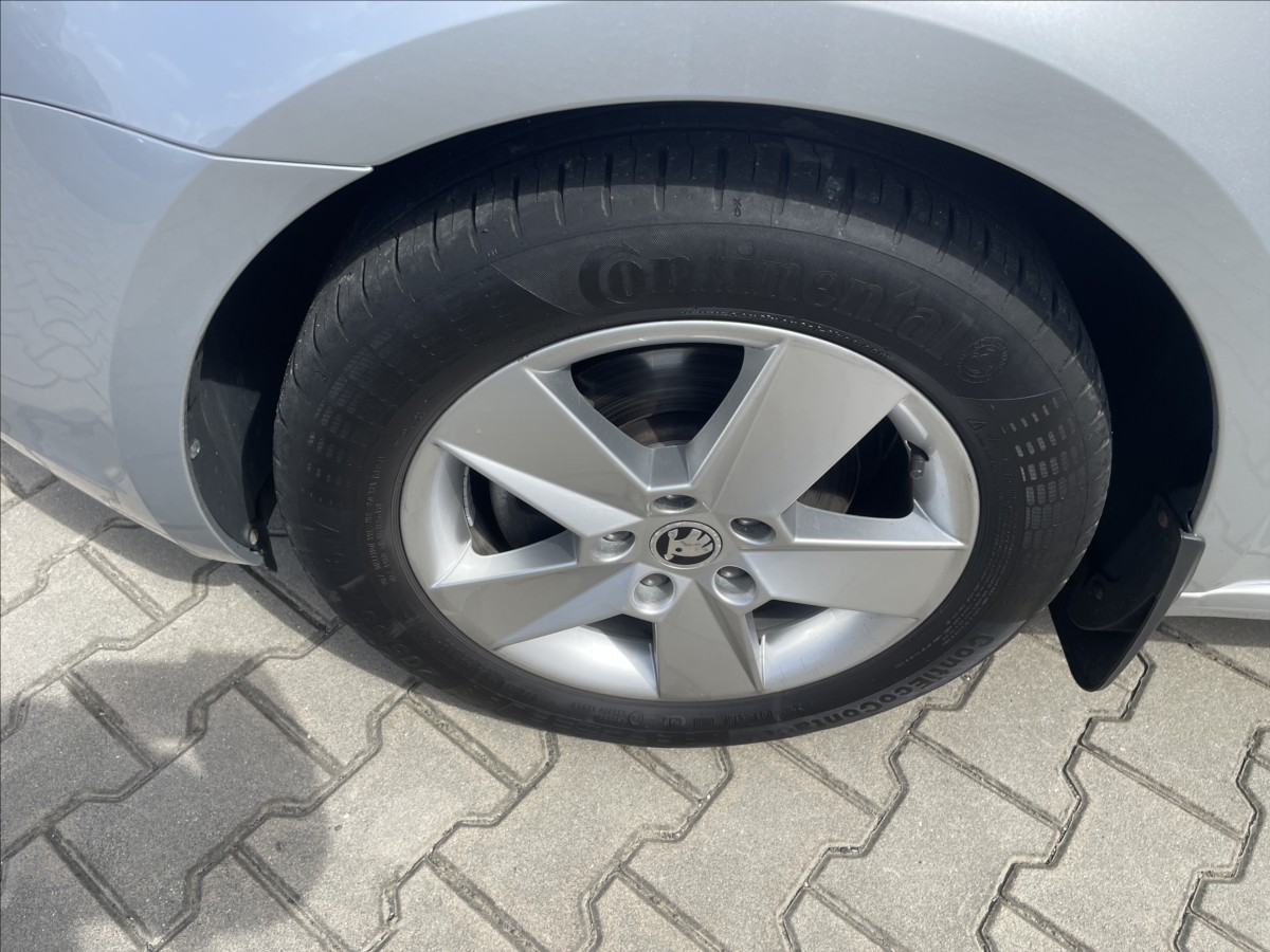 skoda-octavia-2-0-tdi-cr-110-kw-127502-km-navigace-iii - 5