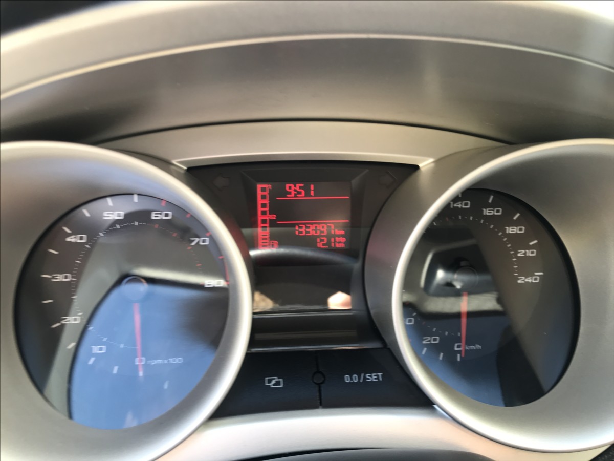 seat-ibiza-1-2-tsi-combi-77kw - 9