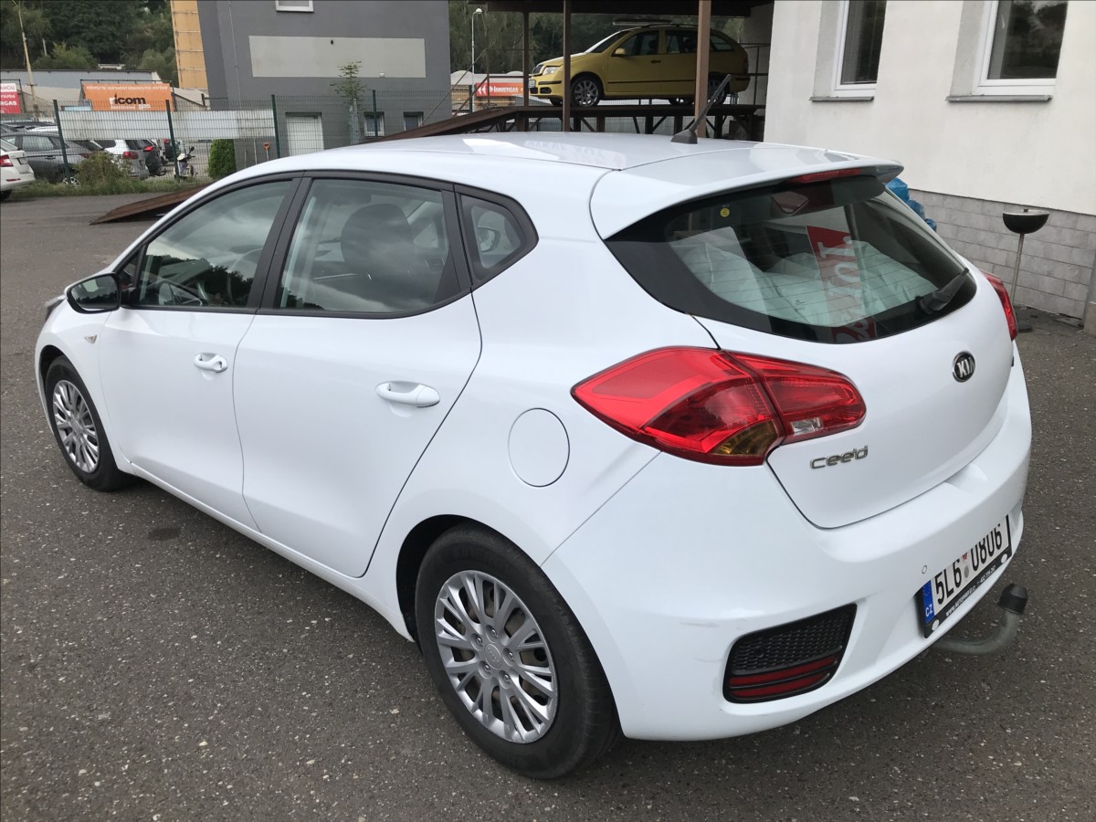 kia-ceed-1-6-crdi-100kw - 5