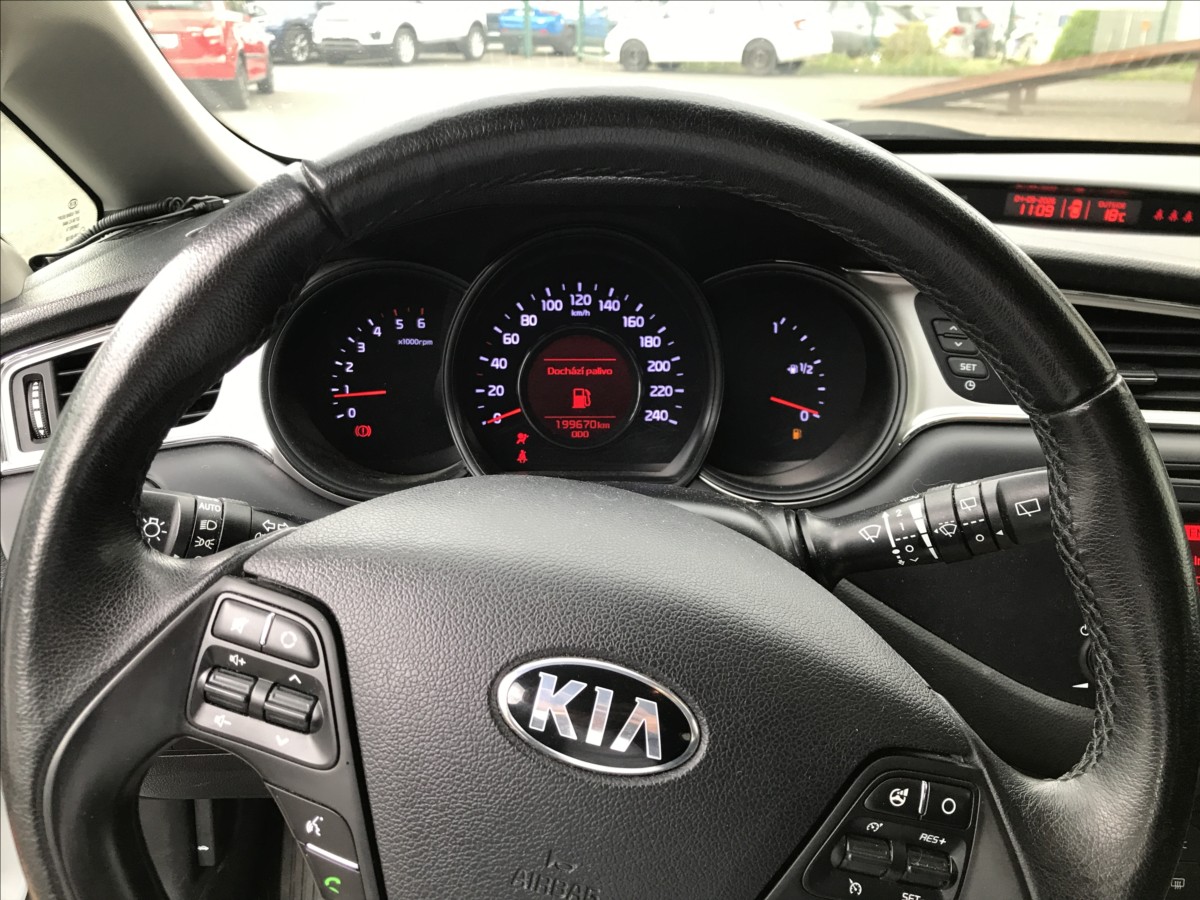 kia-ceed-1-6-crdi-100kw - 8
