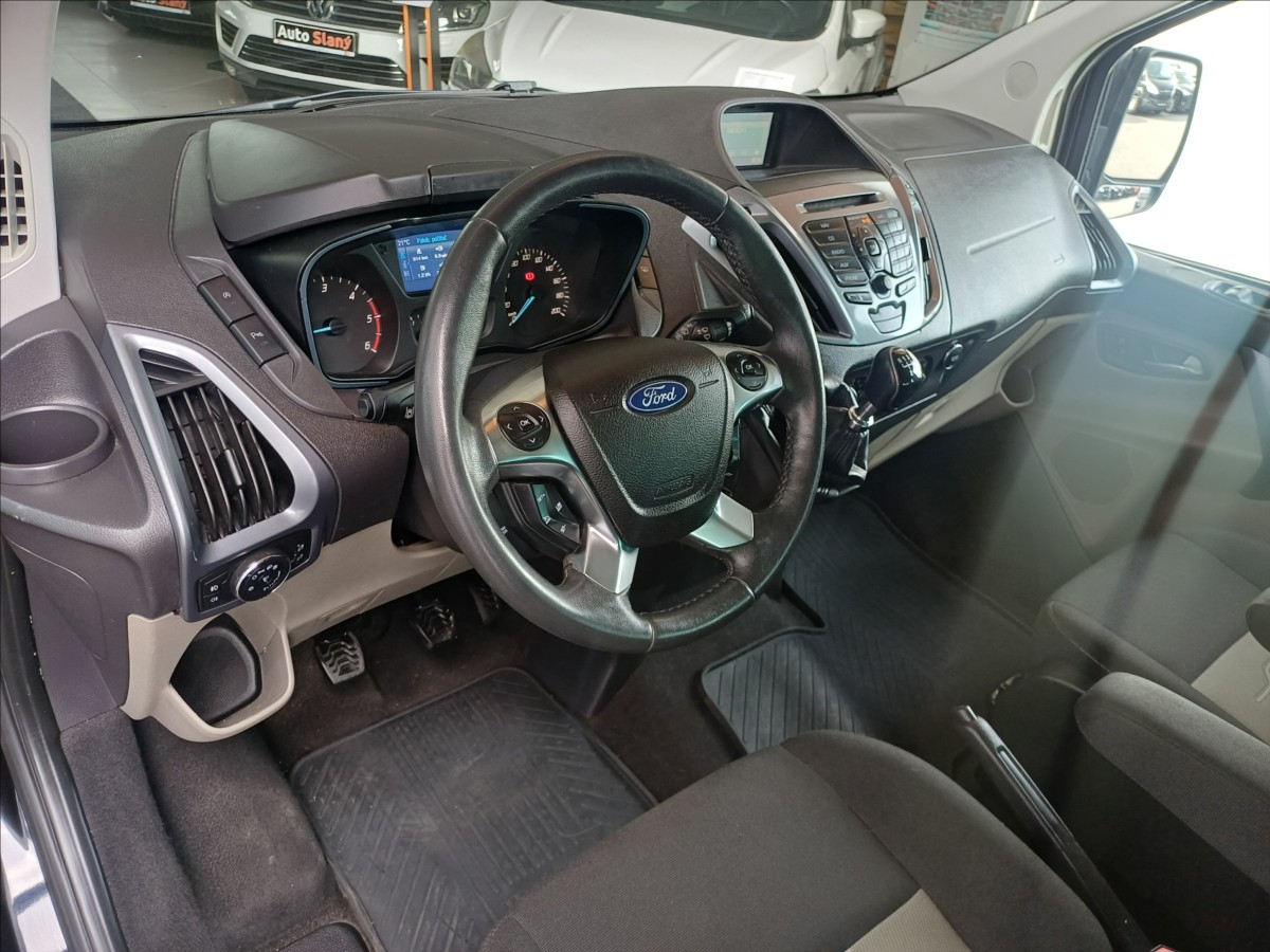 ford-tourneo-custom-2-2-titanium-114kw-po-servisu - 9