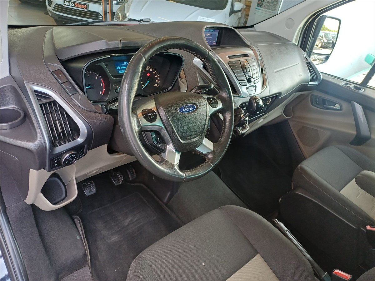 ford-tourneo-custom-2-2-titanium-l2-1maj-motor-119tkm - 9