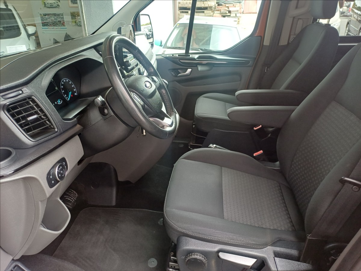 ford-tourneo-custom-2-0-titanium-1maj-po-servisu - 9