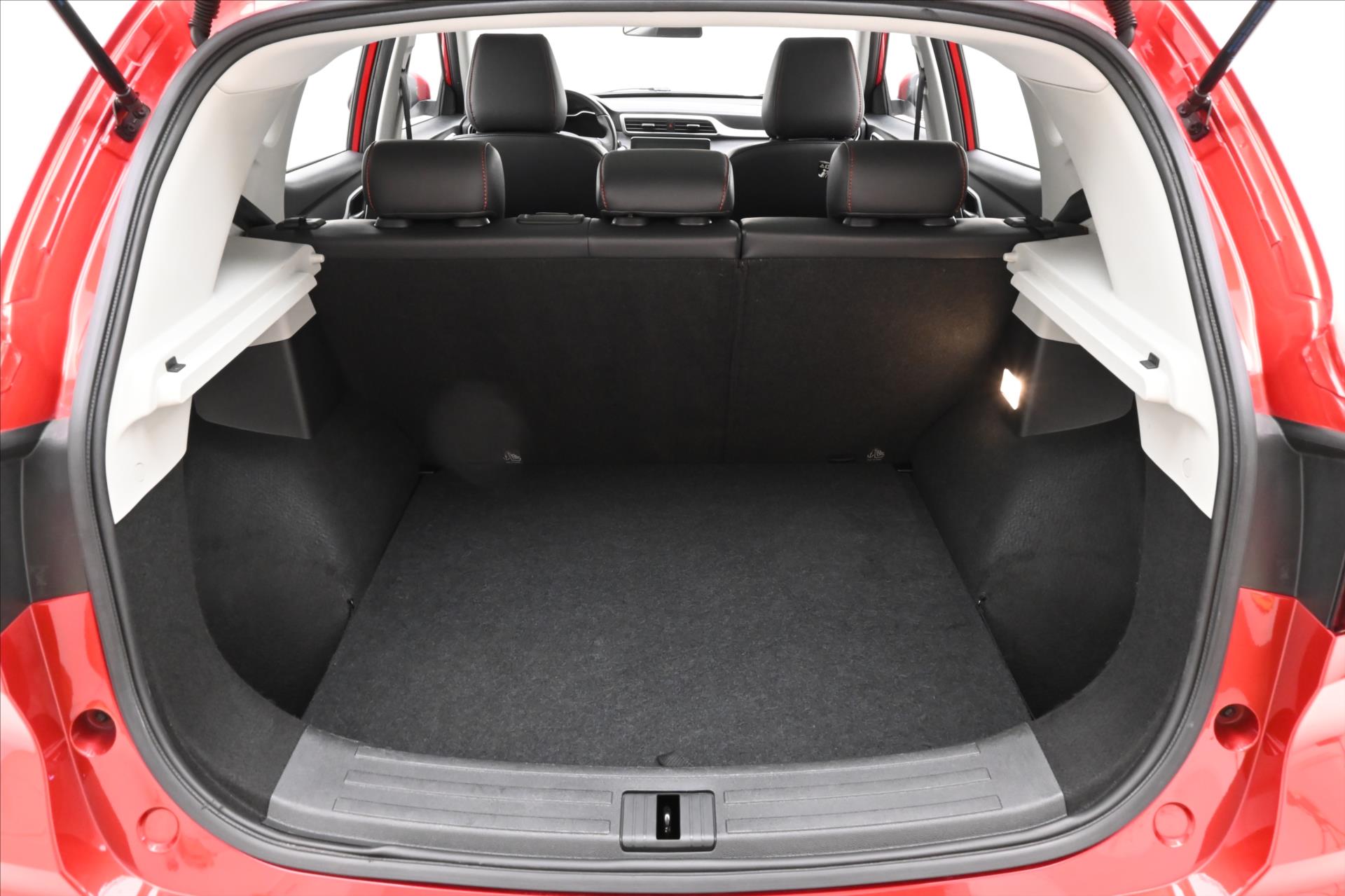 mg-zs-1-0-tgi-82kw-elegance-zaruka-az-5-let - 9