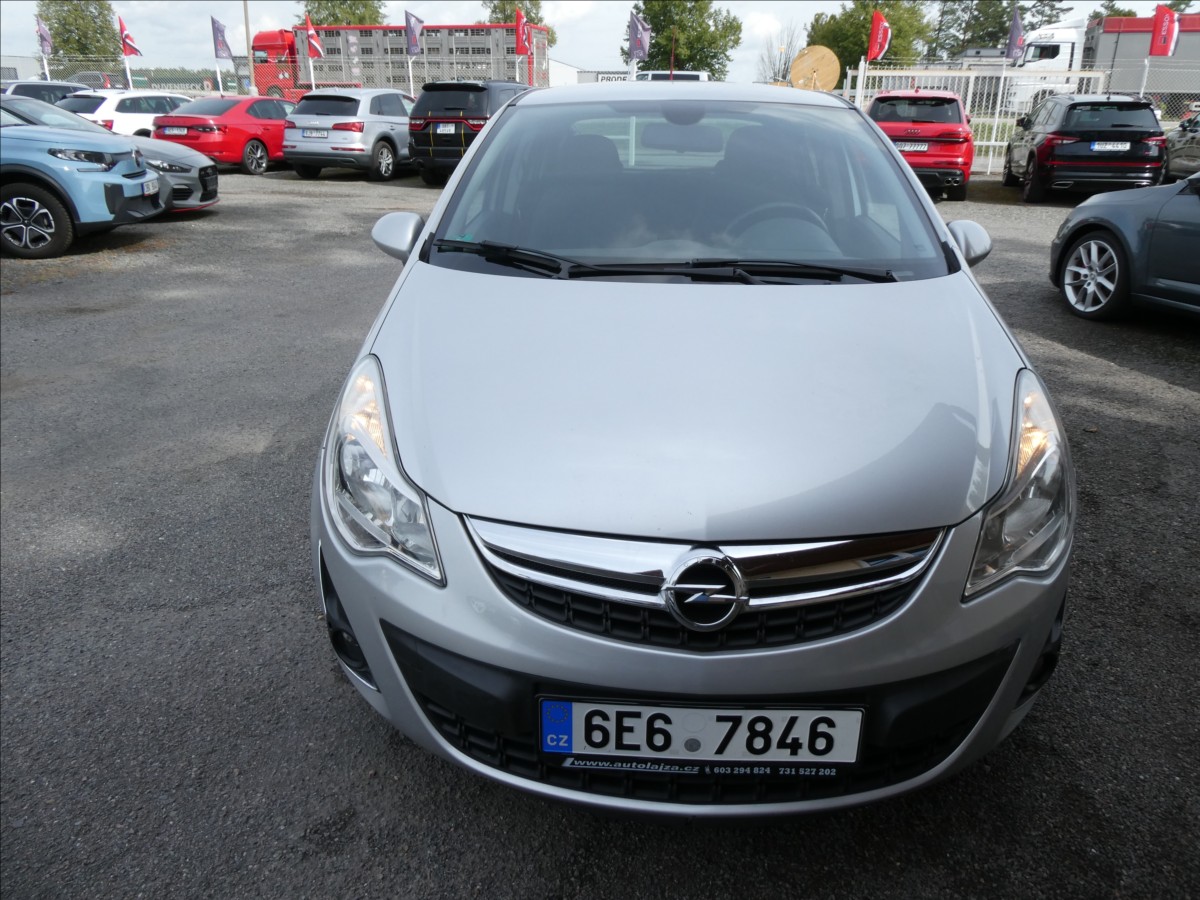 opel-corsa-1-4-16v-74kw-drobne-vady-laku - 2
