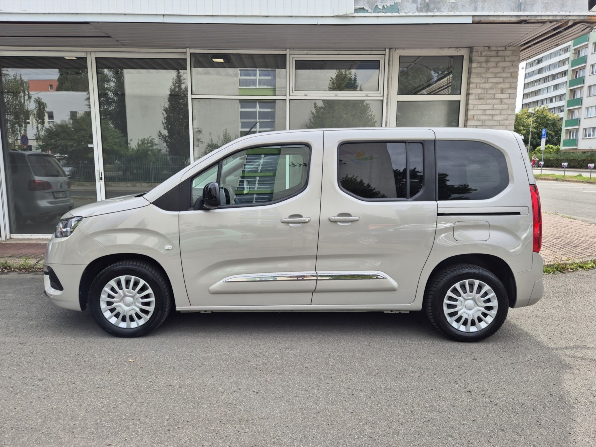 toyota-proace-city-verso-1-2t-96kw-cr-1-maj-automat - 6