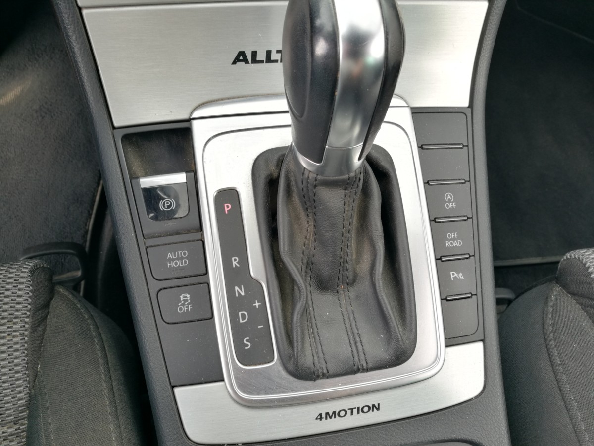 volkswagen-passat-2-0-tdi-alltrack-dsg-4motion - 9