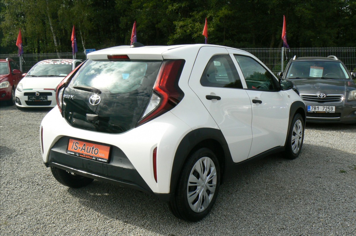 toyota-aygo-1-0-x-cr-3561-km - 3