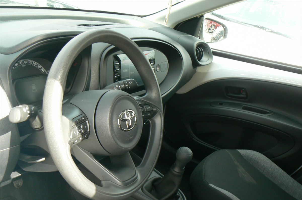 toyota-aygo-1-0-x-cr-3561-km - 9