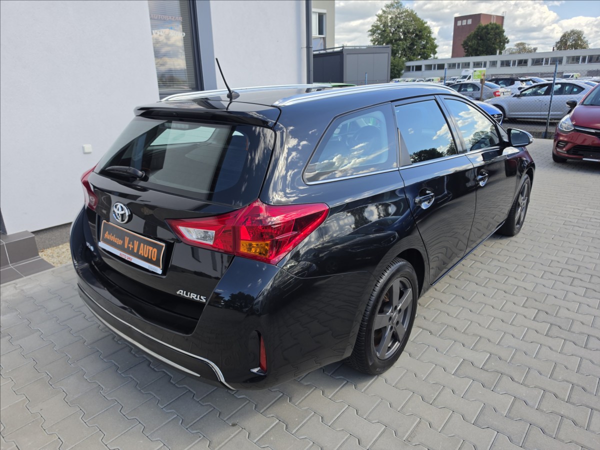 toyota-auris-1-6-97-kw-automat-kamera-navi - 5