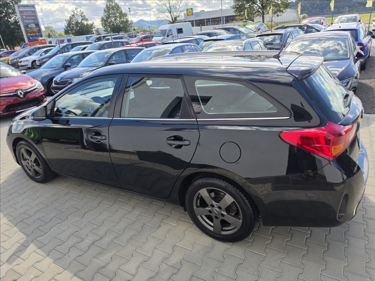 toyota-auris-1-6-97-kw-automat-kamera-navi - 8