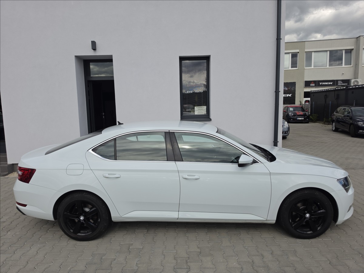 skoda-superb-iii-1-4tsi-110kw-dsg-style - 3
