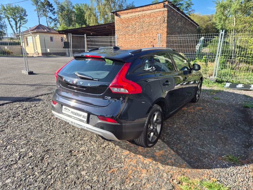 volvo-v40-1-6d-84kw-cross-country-tazne-serviska - 6