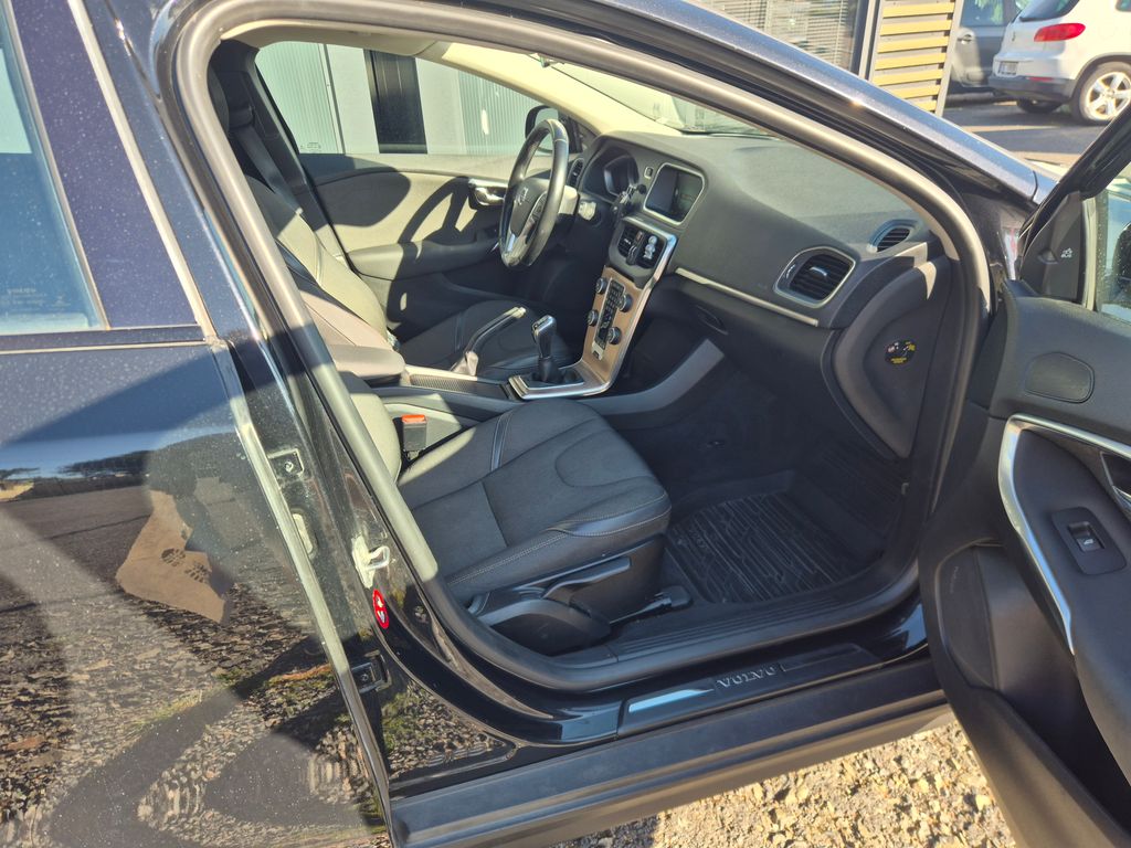 volvo-v40-1-6d-84kw-cross-country-tazne-serviska - 9