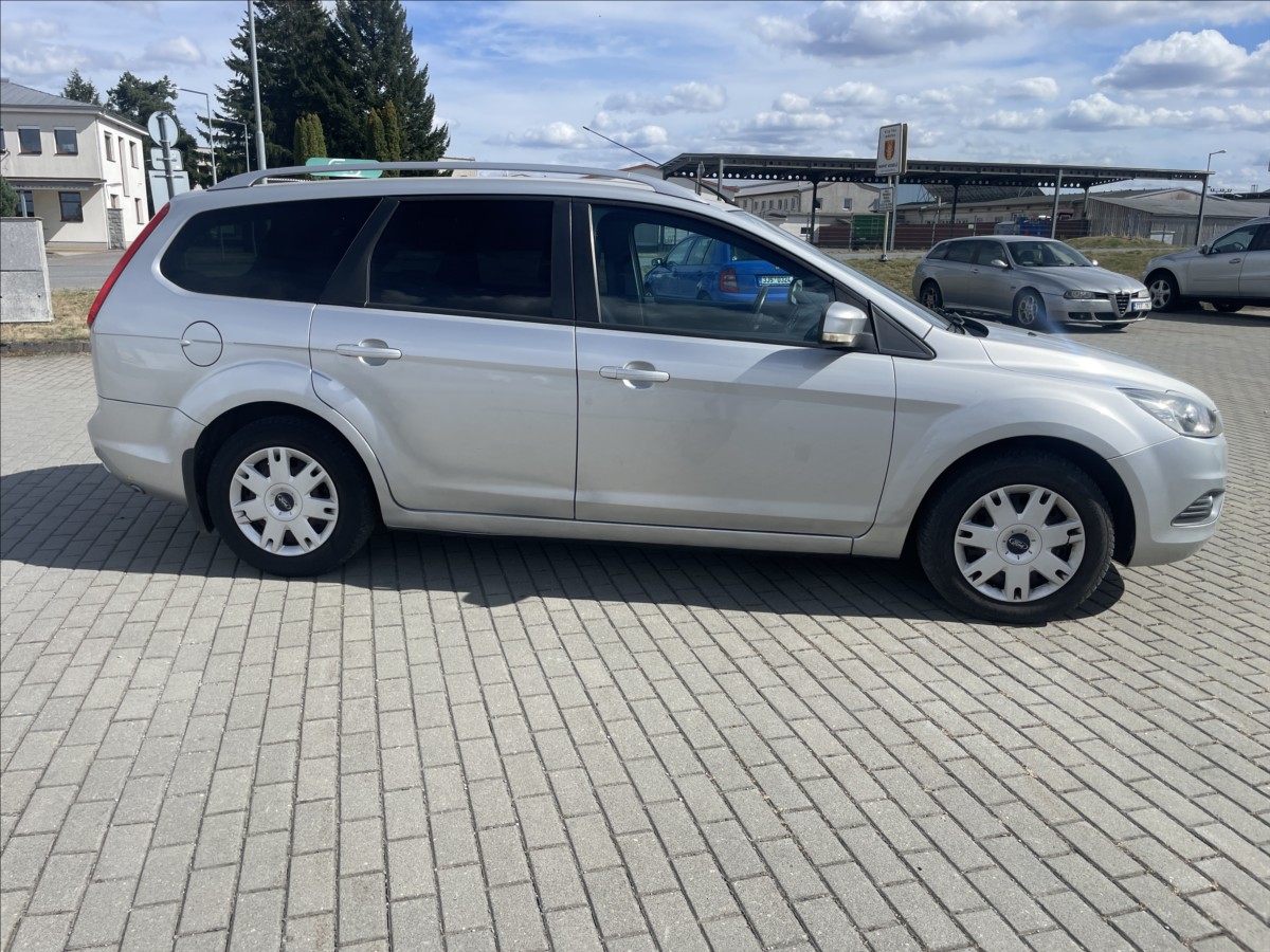 ford-focus-1-8-i-16v-92kw-lpg-titanium - 4