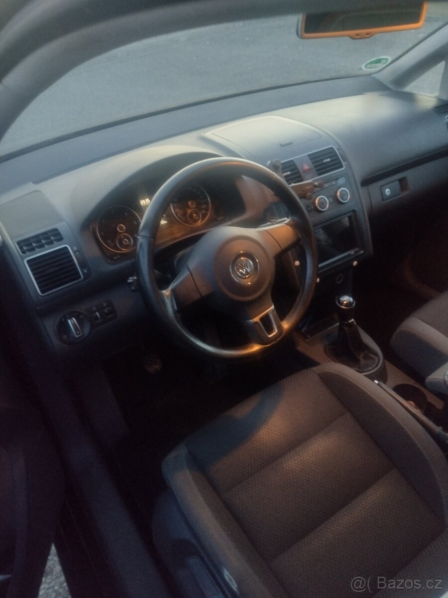 volkswagen-touran-1-6-tdi-7-mist - 2