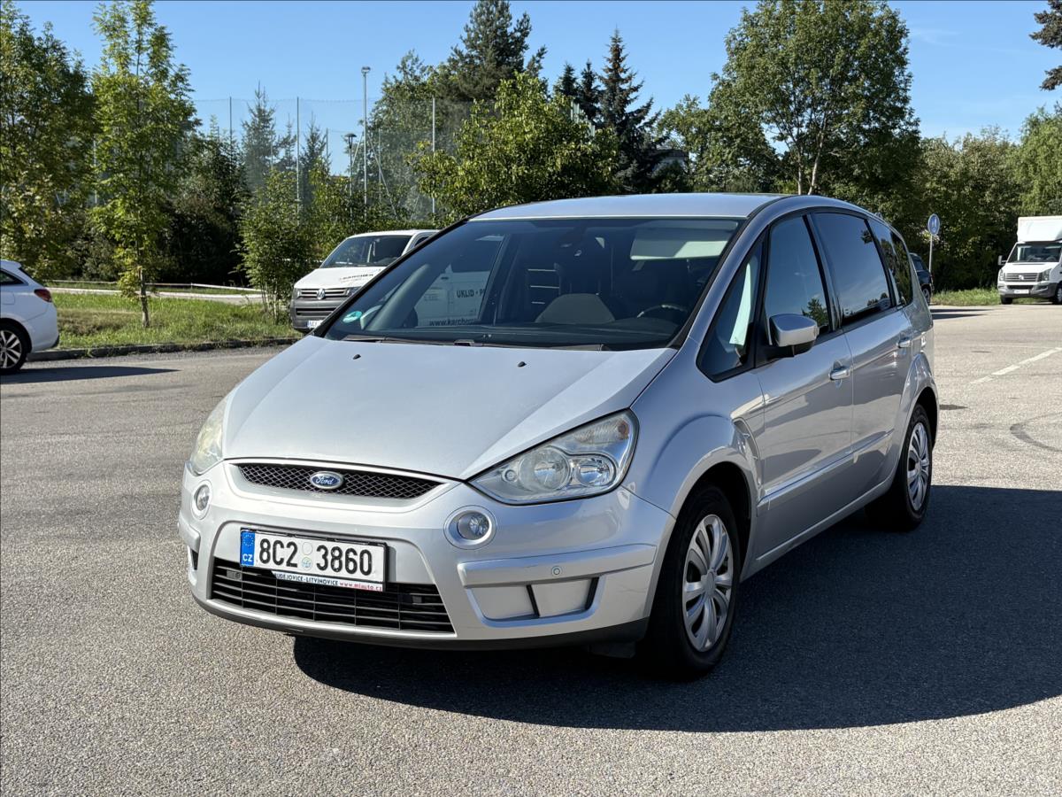 Ford S-MAX 2,0 TDCi 103kW Výhřev,PDC,Tažn