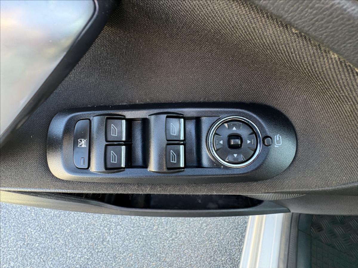 ford-s-max-2-0-tdci-103kw-vyhrev-pdc-tazn - 3