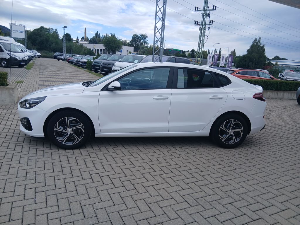 hyundai-i30-1-0-t-gdi-120k-family-comfort - 2