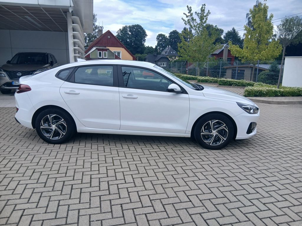 hyundai-i30-1-0-t-gdi-120k-family-comfort - 6