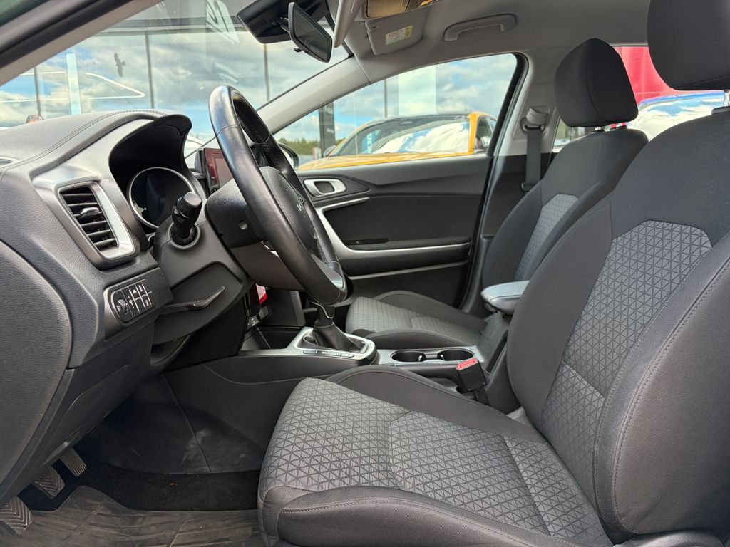 kia-ceed-1-5-t-gdi-exclusive-118kw - 5