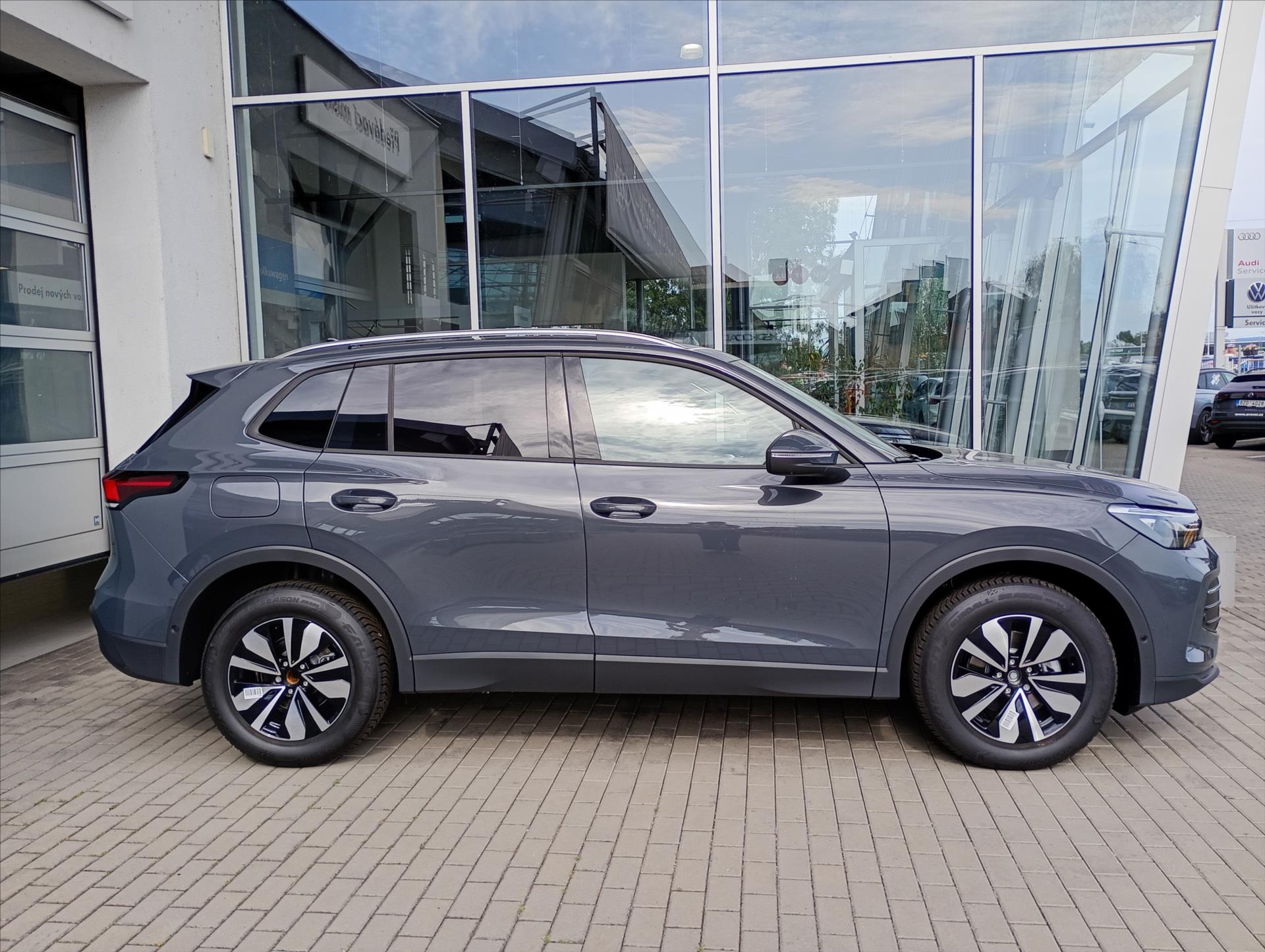 volkswagen-tiguan-1-5-etsi-110kw-mhev-love - 3